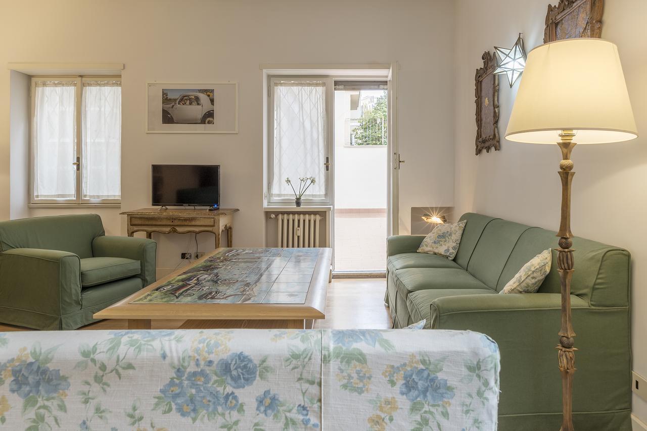 Micheli 4Pax Apartment With Terrace Roma Exterior foto